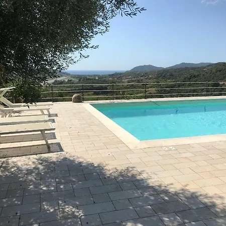 מלון דירות Le Solane 4*